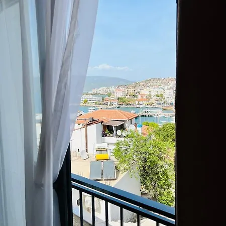 Daire Güllük De Deniz Manzaralı Daire