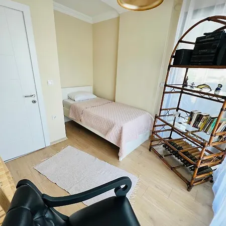 Daire Güllük De Deniz Manzaralı Daire